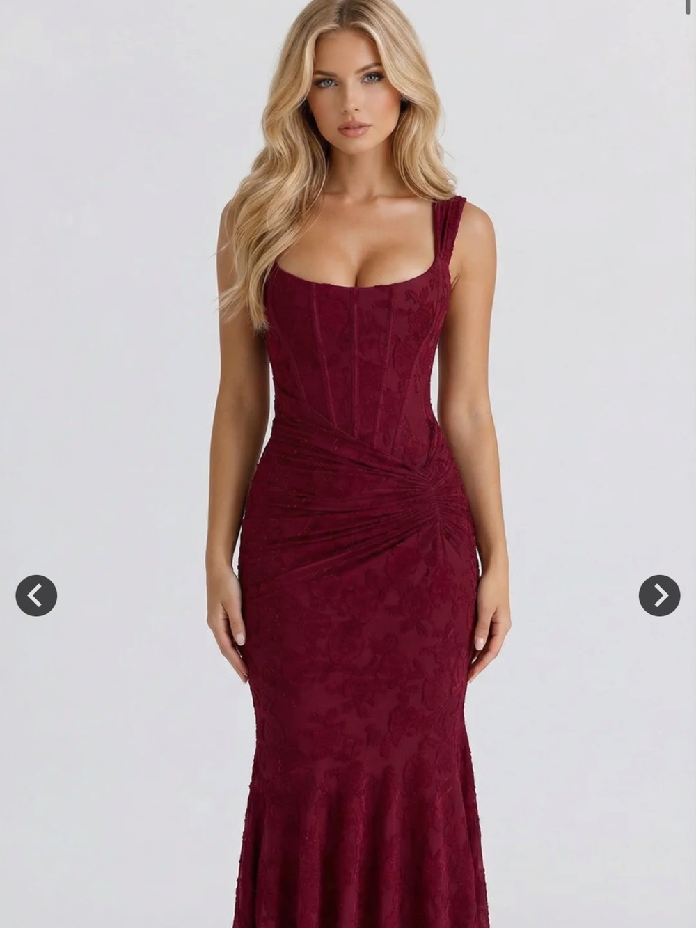 Elegant Burgundy Lace Evening Dress